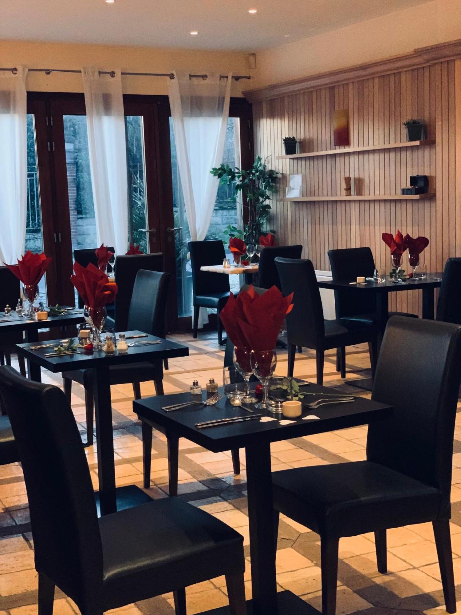 L'Antilope Hotel Nancay Eksteriør billede